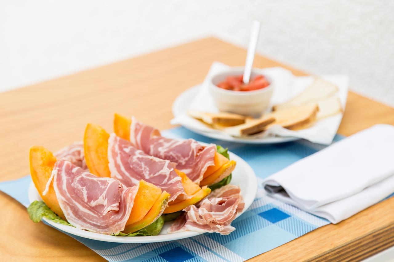 Boutique Hotel Capo Blu Santa Margherita di Pula Eksteriør billede